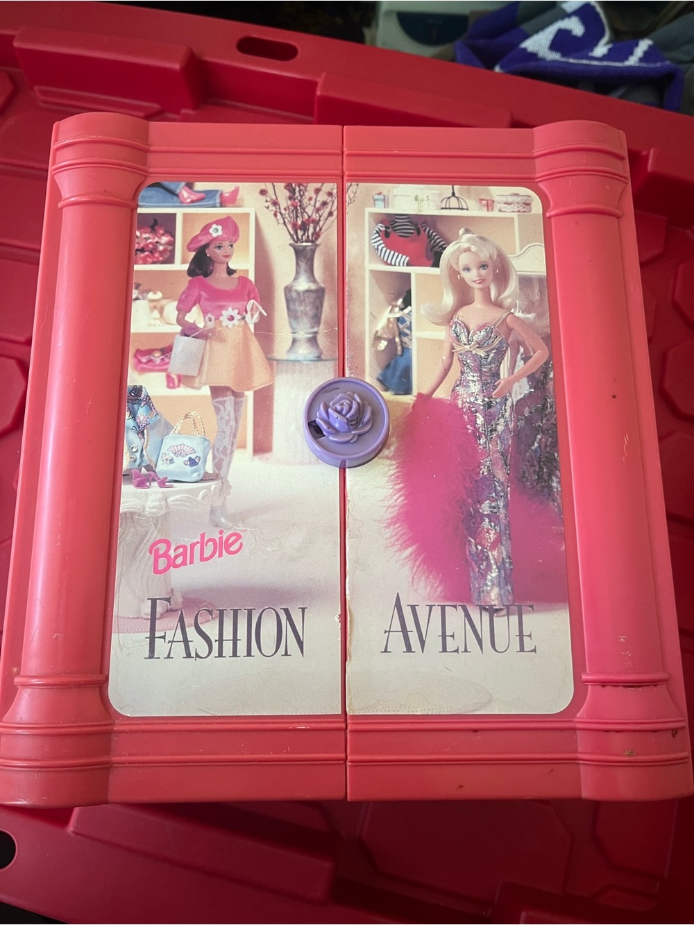 1997 Barbie Fashion Avenue Storage Wardrobe Case colored on see pics